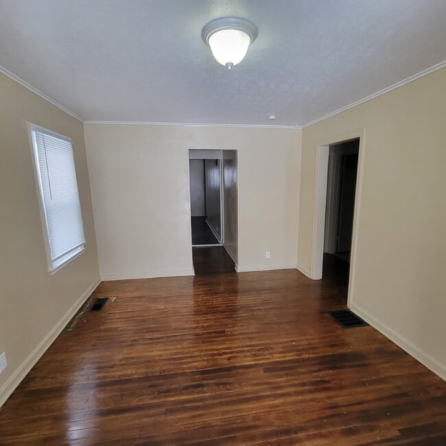 Photo - WESTSIDE INDY 3BR/2BA W/STORAGE SHED Apartment