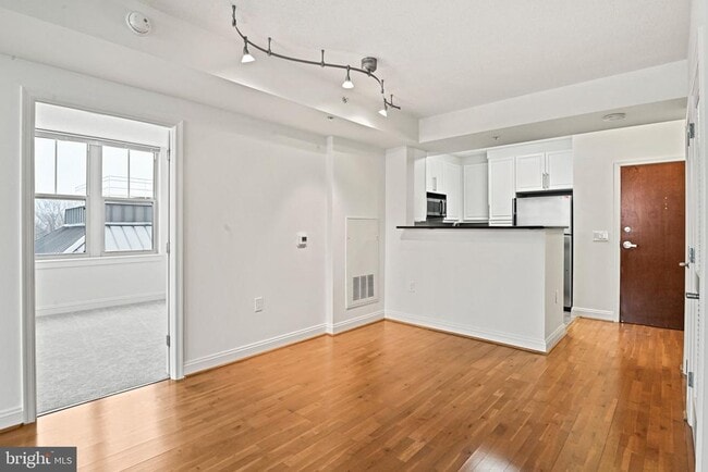 Building Photo - 11760 Sunrise Valley Dr