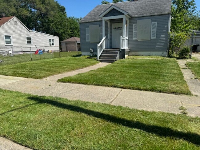 Building Photo - 2 bedroom/1bath ranch - $840/mo