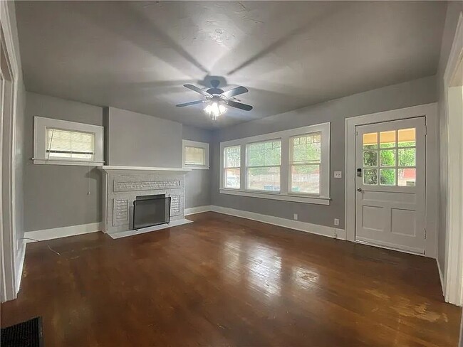 Building Photo - 2301 N Shartel Ave