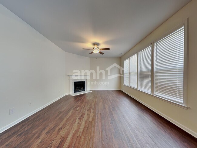 Building Photo - 369 Collinsworth Dr