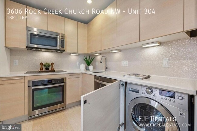 Building Photo - 3606 Rock Creek Church Rd NW