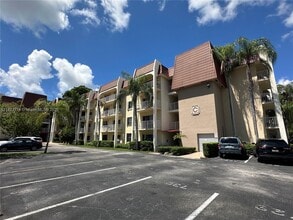 Building Photo - 9301 SW 92nd Ave