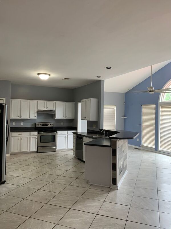 Building Photo - 804 Saddlebred Dr