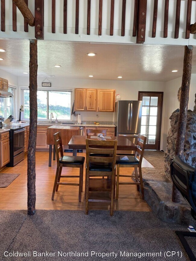 Building Photo - 2 br, 1.5 bath House - 6515 N Hawk Hill Rd