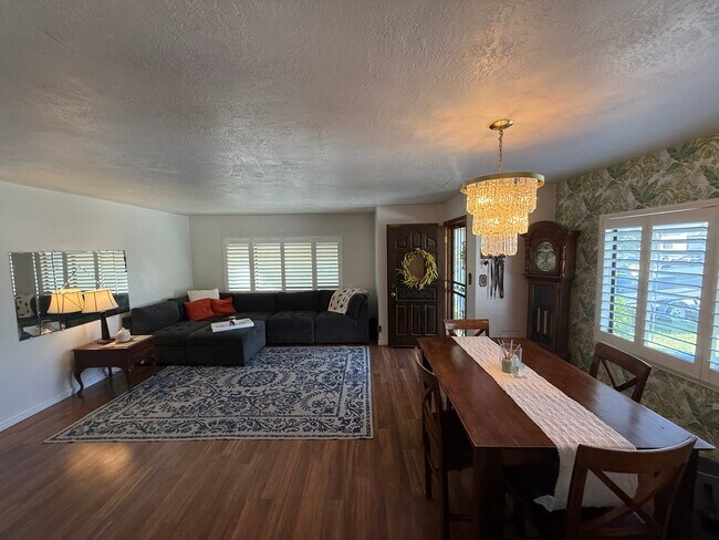 Foto del edificio - 1618 W Locust St