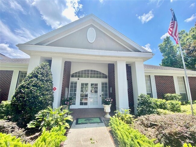 Building Photo - 13015 Plantation Park Cir