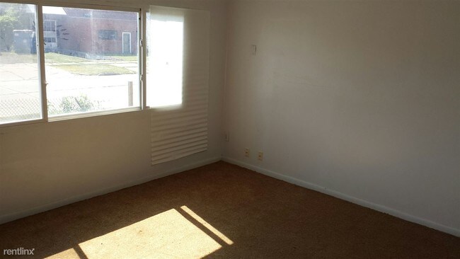 Foto del edificio - 18210 Weaver St