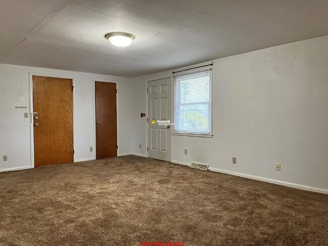 Building Photo - Charming 2 Bed, 1 Bath Apartment in Applet...