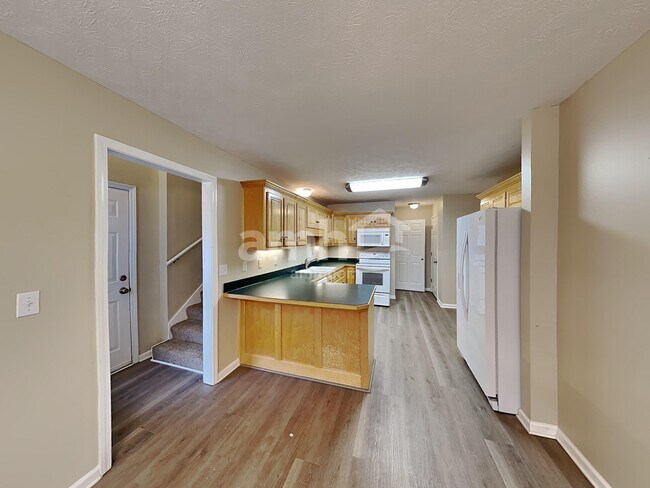 Foto del edificio - 114 Louise Dr