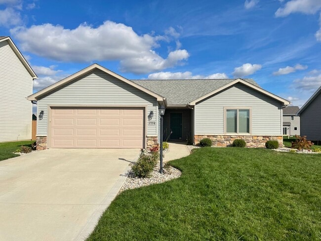 Building Photo - 2704 Stonecrop Road