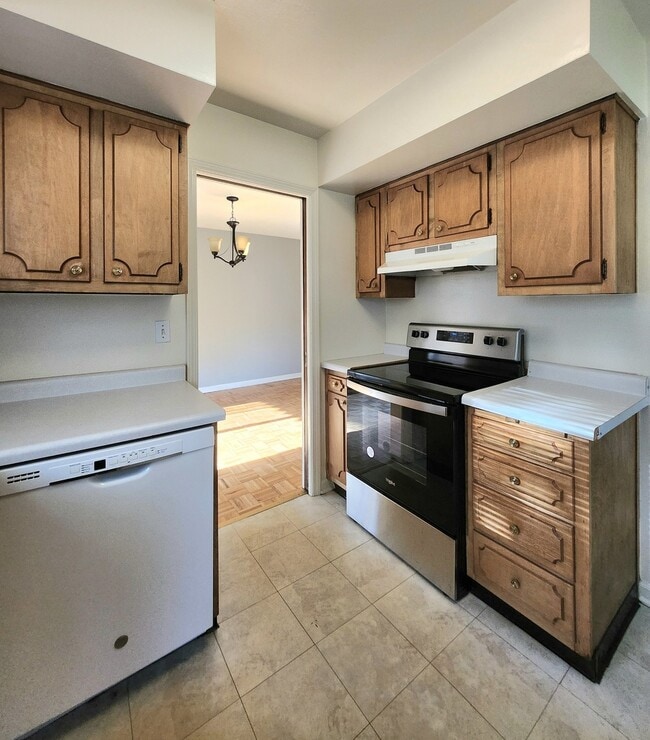 Building Photo - 1340 Greenwillow Ln
