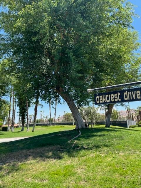 Foto del edificio - 2288 Oakcrest Dr