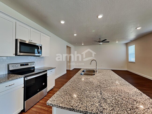 Foto del edificio - 2337 Surry Way