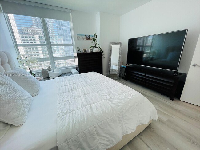 Foto del edificio - 950 Brickell Bay Dr
