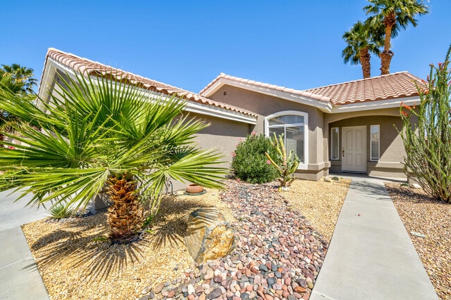 Foto del edificio - 78938 Waterford Ln