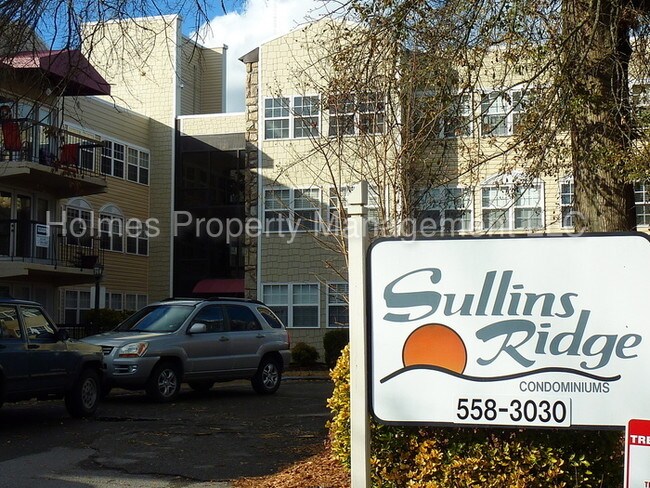 Building Photo - 2749 Sullins St