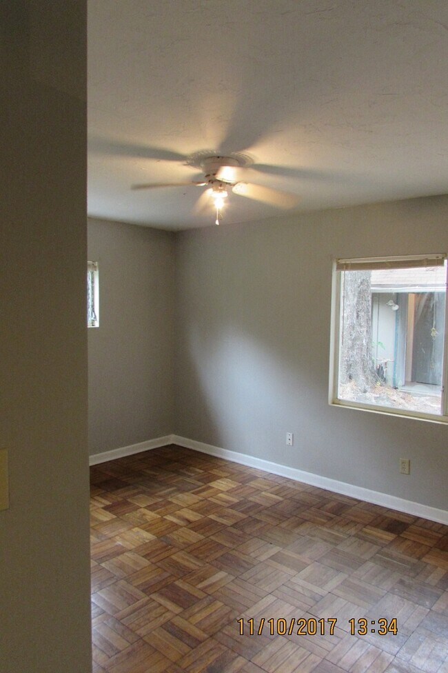Building Photo - 508 NW 36th Dr