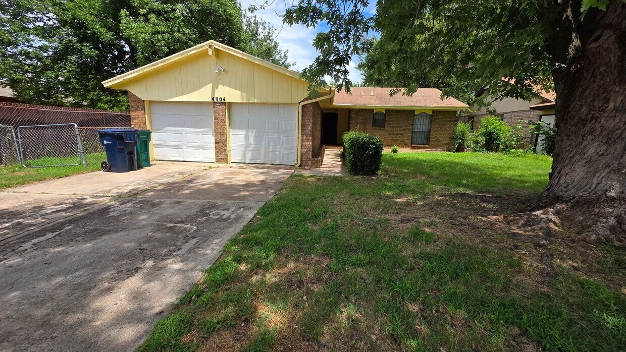 Primary Photo - 3 Bed 2 Bath in OKC!