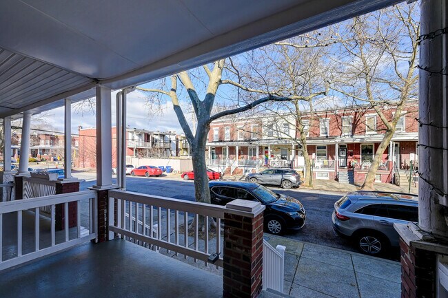 Vista desde el porche delantero - 307 Whitridge Ave