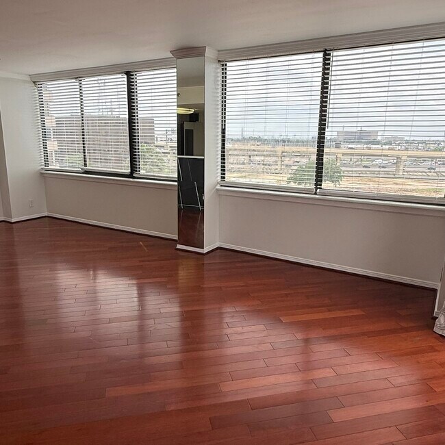 Foto del edificio - 3525 Sage Rd