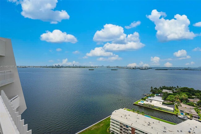 Foto del edificio - 4000 Towerside Terrace