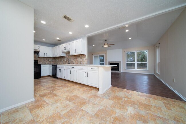 Foto del edificio - 2411 Gunston Ct