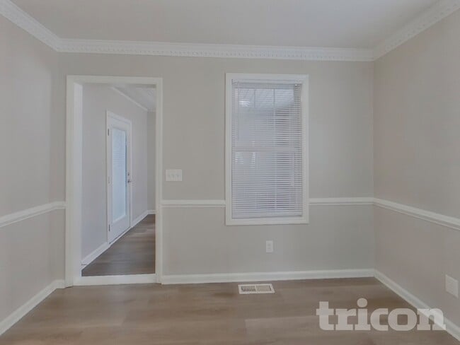 Foto del edificio - 337 Montclaire Ln