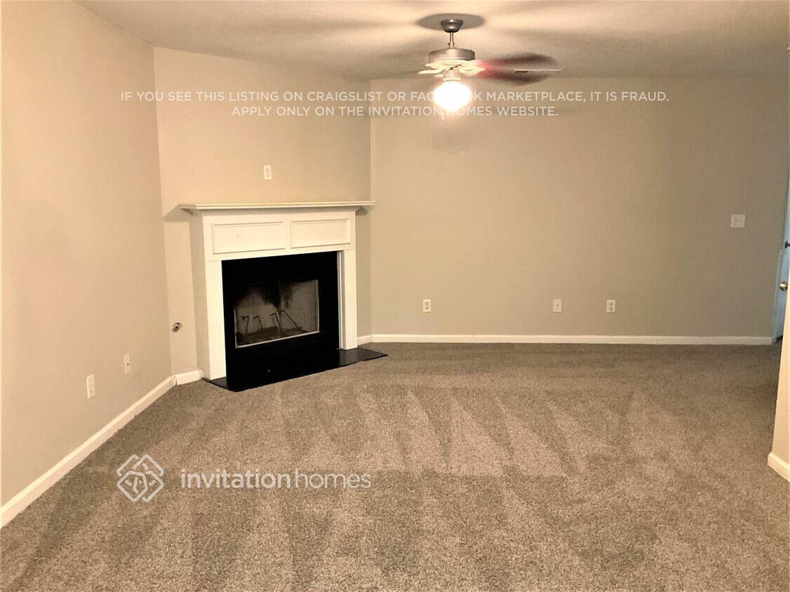 Foto del edificio - 107 Hidden Creek Dr