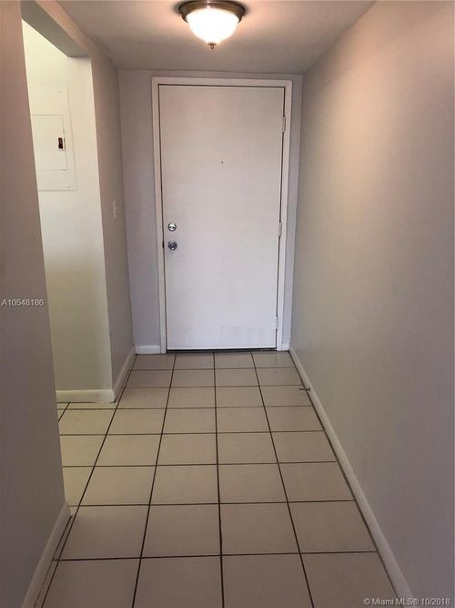 Foto del edificio - 10145 NW 9th St Cir