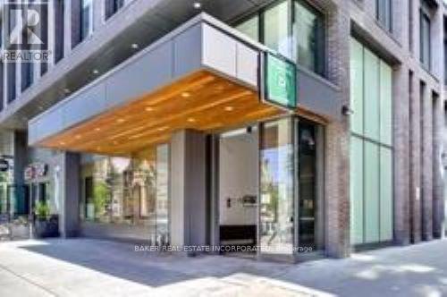 Photo du bâtiment - 111 Bathurst St