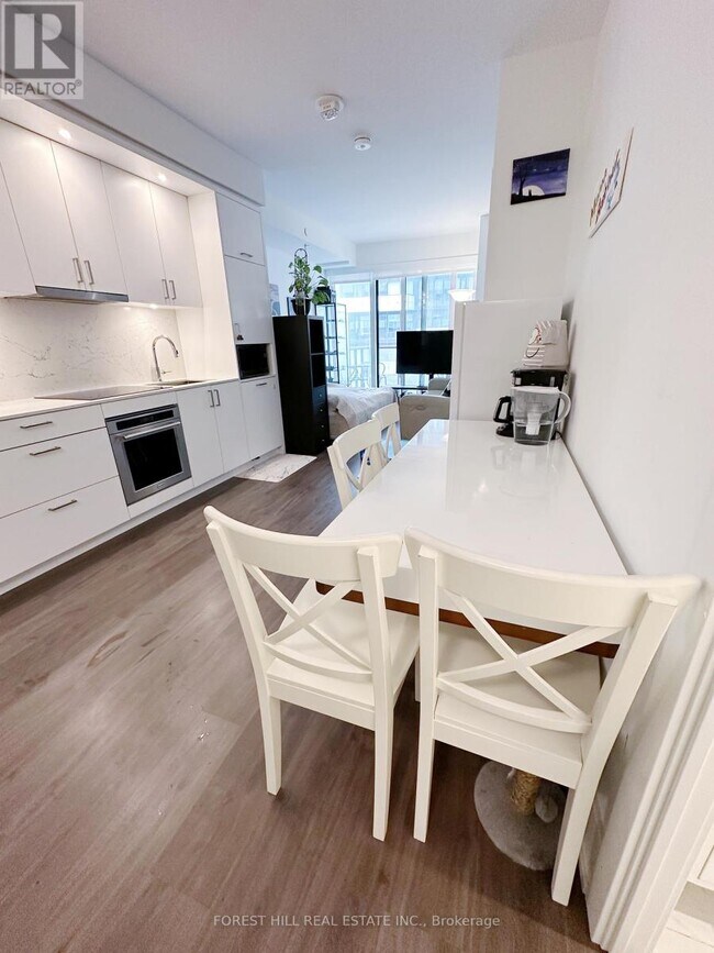 Photo du bâtiment - 480-1480 Front St W