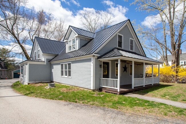 Building Photo - 33 Exeter Rd