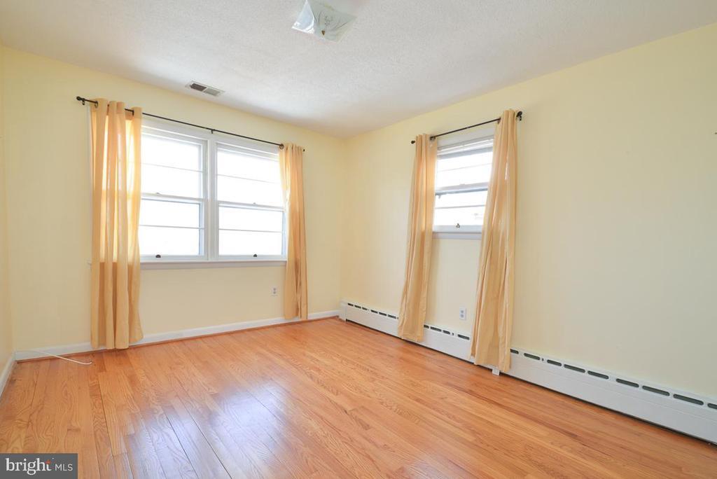 Foto principal - 3035 Hazelton St