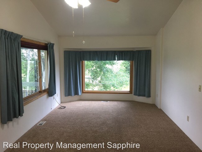 Building Photo - 4 br, 2 bath House - 5595 Riverview Drive S