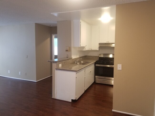 Building Photo - 5520 Fulcher Ave