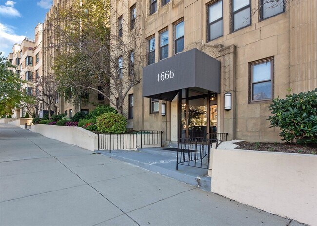 Foto del edificio - 1666 Commonwealth Ave