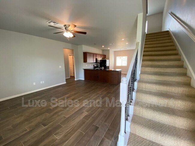 Foto del edificio - 1124 E Campbell St