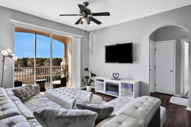Foto del edificio - 7801 Point Meadows Dr
