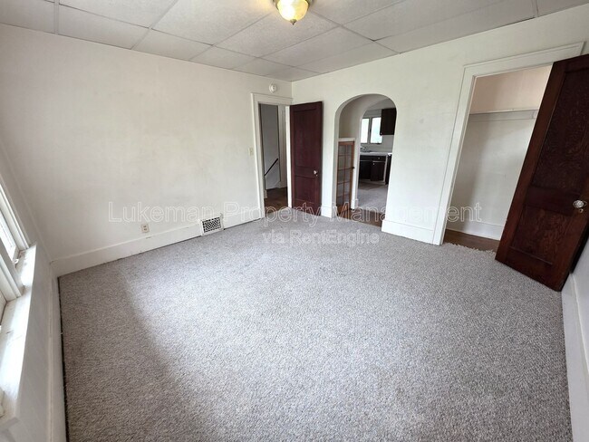 Building Photo - 1019 Egleston Ave
