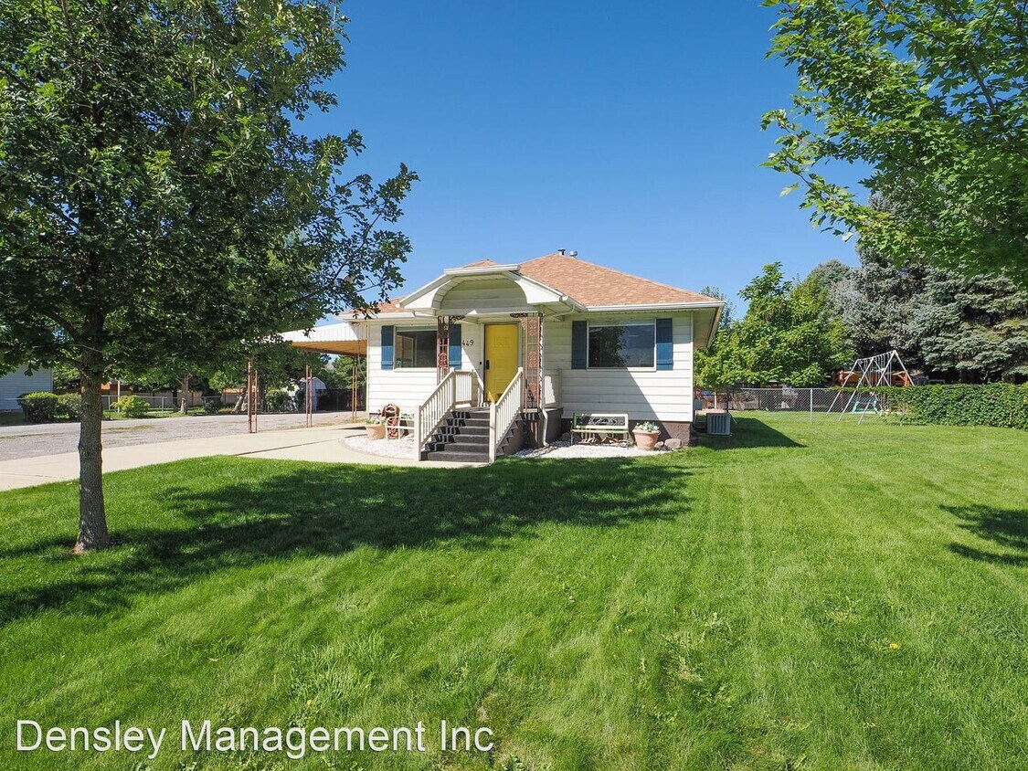 Primary Photo - 4 br, 2 bath House - 449 N 500 E