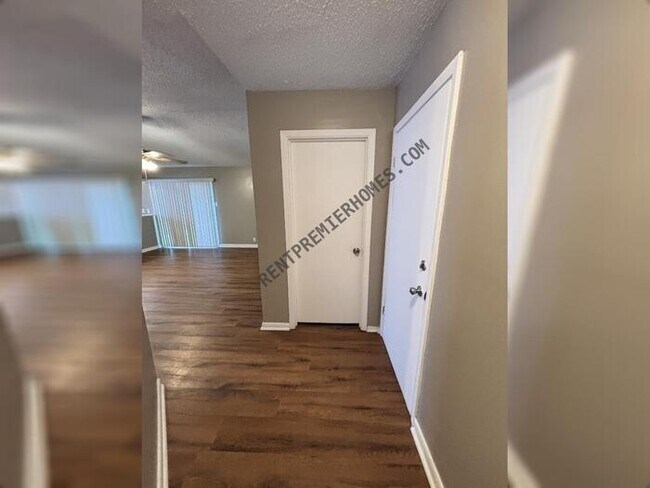 Foto del edificio - 1 Greenway Ct