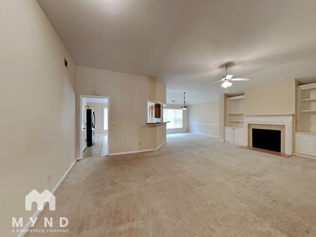 Foto del edificio - 1690 Cooper Lakes Dr