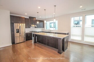 Building Photo - 9604 Main St