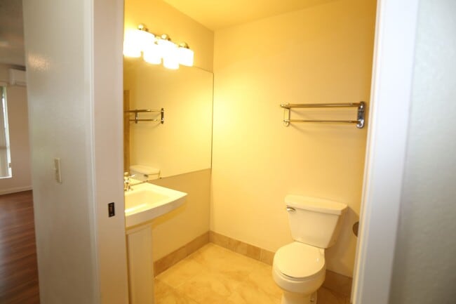 Building Photo - Waikele - 2/2/2 - $2,700 - Ho'omalu at Waikele