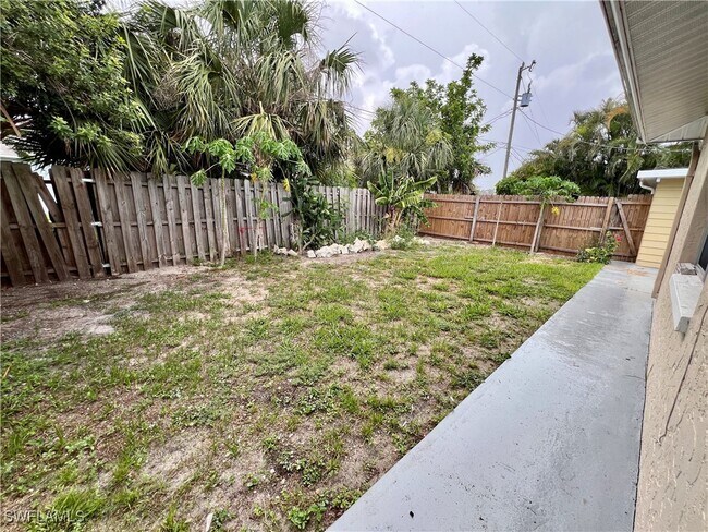 Building Photo - 3637 Country Club Blvd