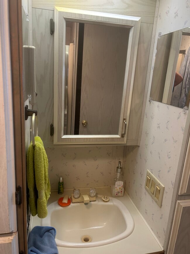 Building Photo - 3550 FL-70