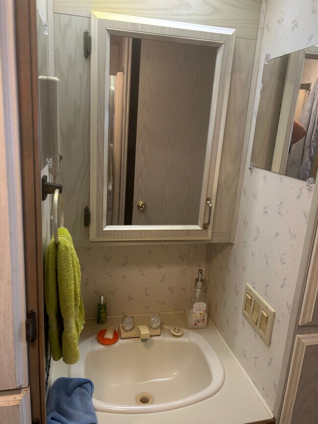 Foto del edificio - 3550 FL-70