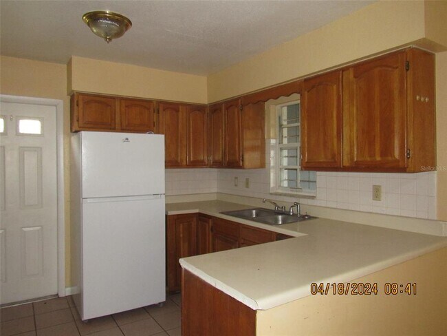 Building Photo - 606 Hodge St