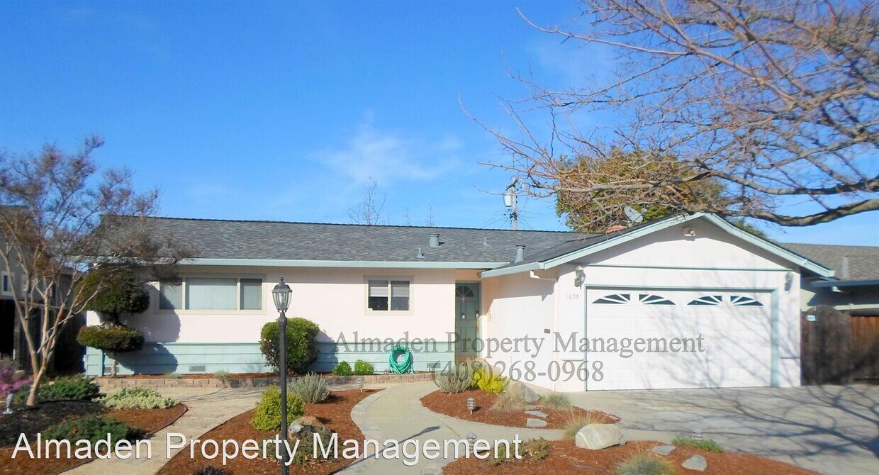 Primary Photo - 4 br, 2 bath House - 1699 Hyacinth Ln.
